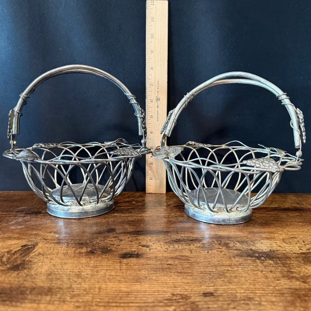 STUDIO SILVERSMITHS Baskets (2)